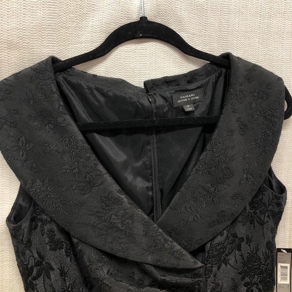 NWT Tahari Black Embroidered Floral V-Neck Cocktail Dress Size 2 - Picture 1 of 11